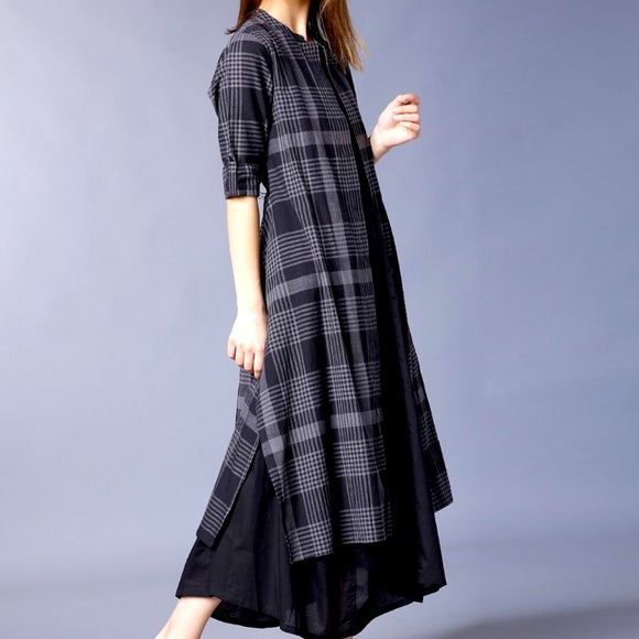 Women Black solid A-line dress with jacket - Picture 6 of 14